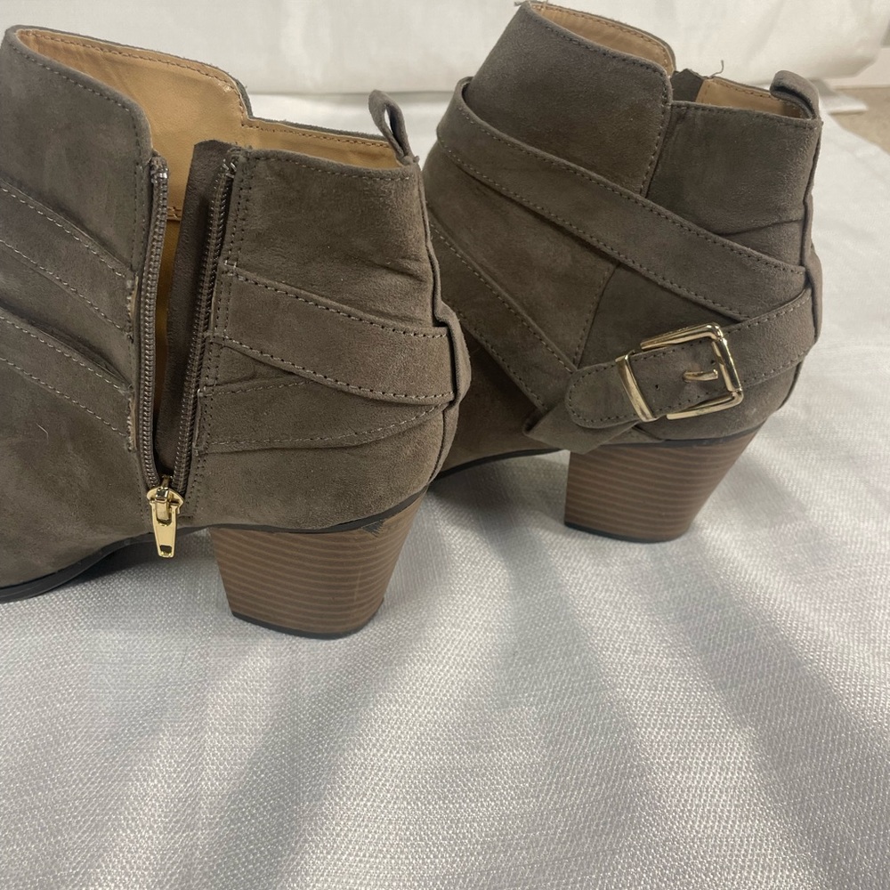 Heeled Ankle Booties -  dark gray brown size 7 - Picture 3 of 7
